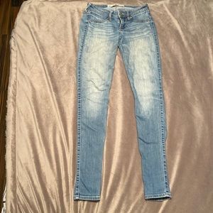 junior Hollister blue jeans